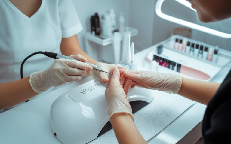 Comment limer ses ongles ? (en 4 étapes faciles !)
