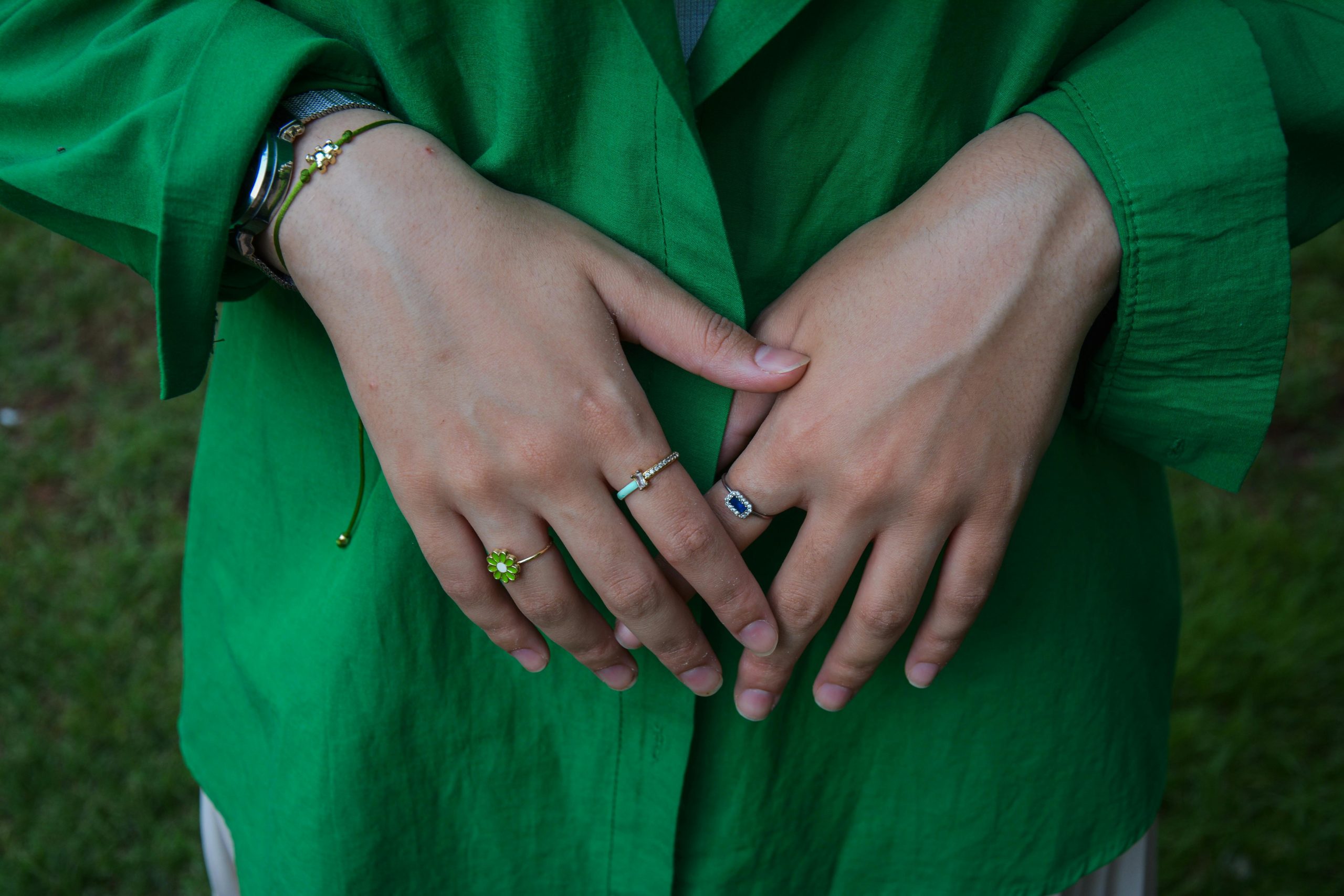 Ongles tendance vert émeraude artistique
