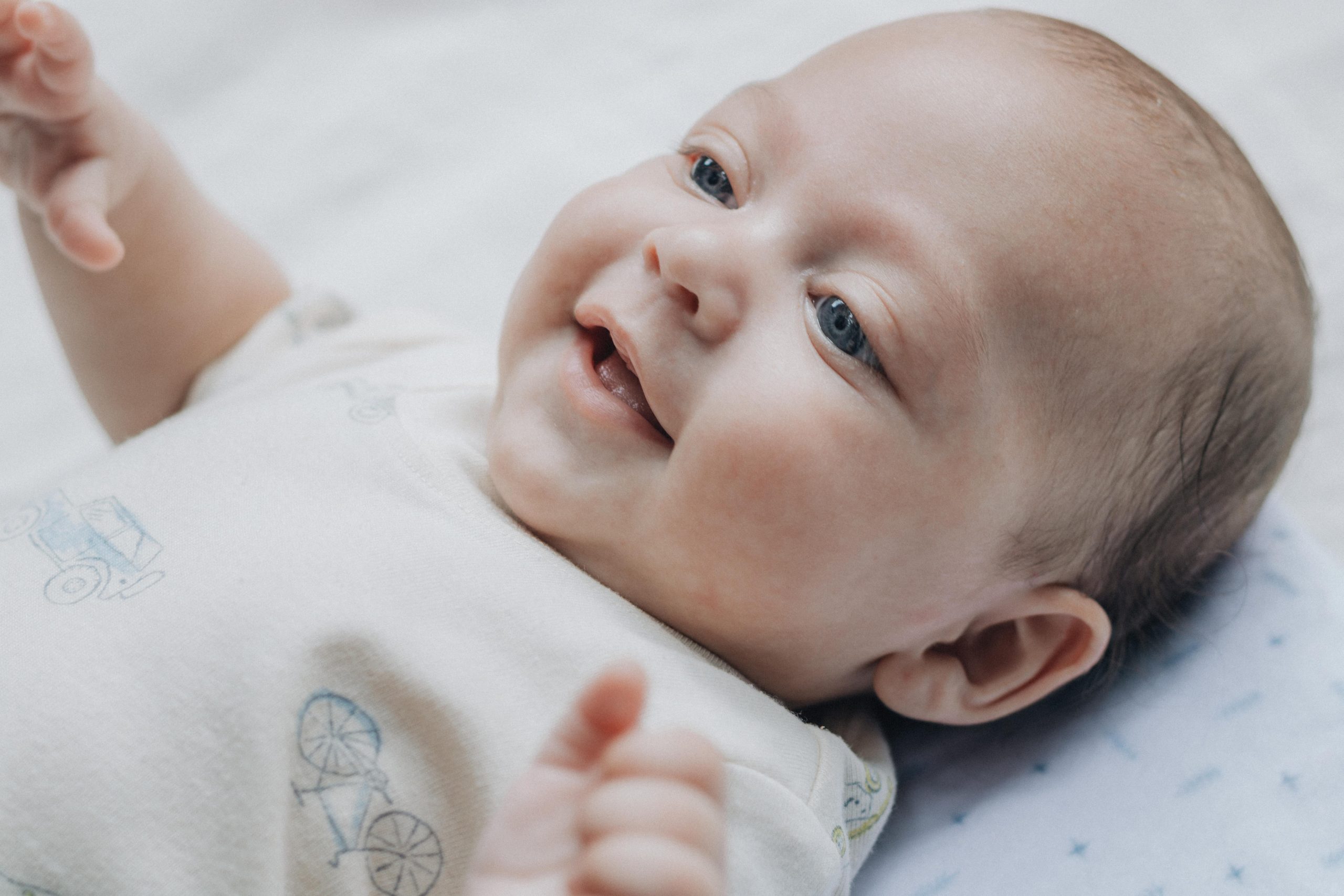 Point blanc gencive bébé symptômes solutions